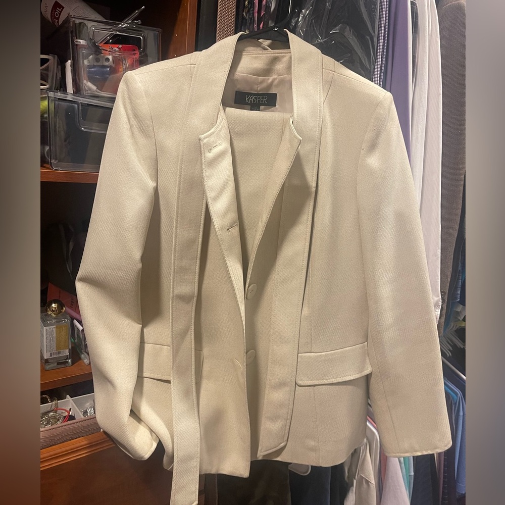 Kasper women’s suit size 14